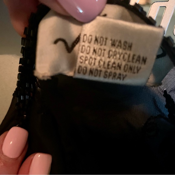 LN PAPELL BOUTIQUE BEADED & SEQUINED EVENING JACKET. SHELL 100% SILK. - Picture 7 of 8